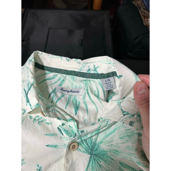 Tommy Bahama Silk Blend Hawaiian Shirt Green White Tropical Floral Size Large - Picture 3 of 13